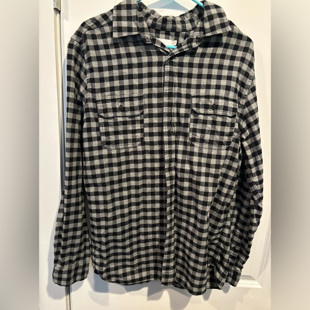 Black and Gray Flannel - Worn once (Size - Medium)